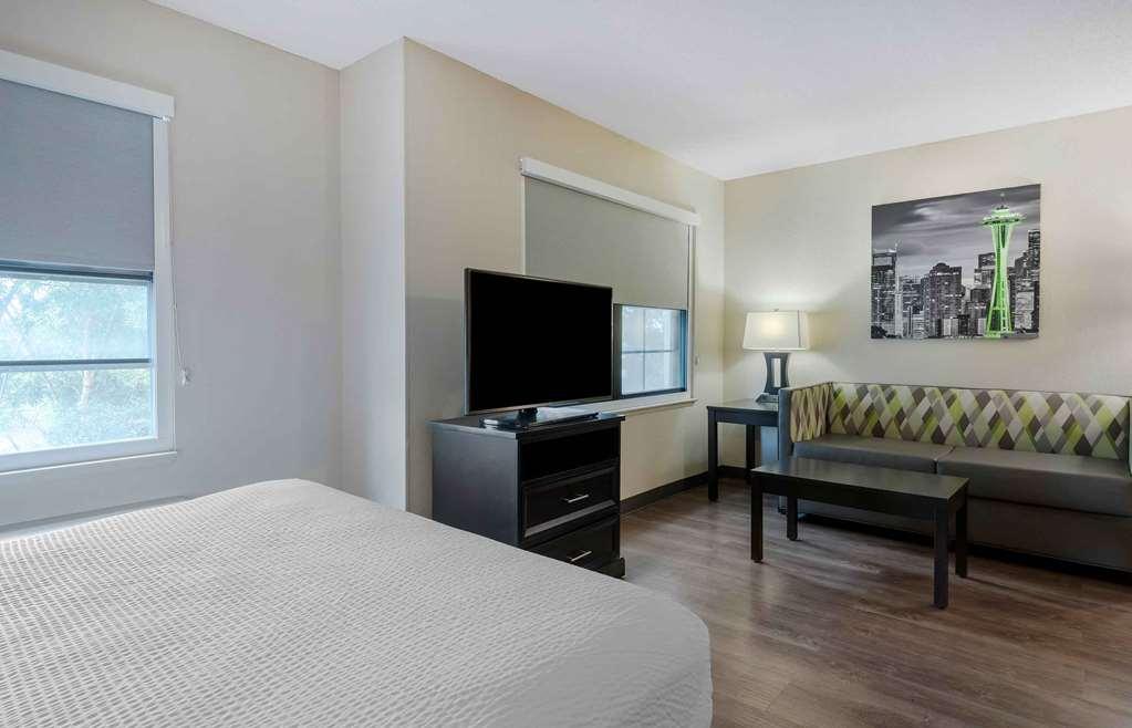 Extended America - - Newark 2* Fremont
