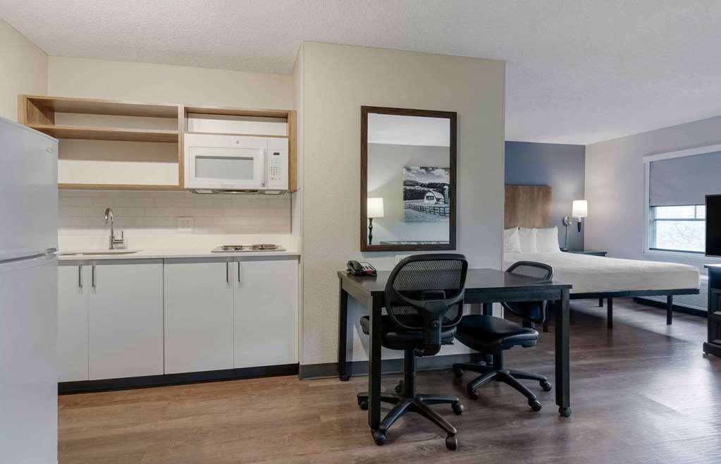 Hotel Extended America - - Newark 2*