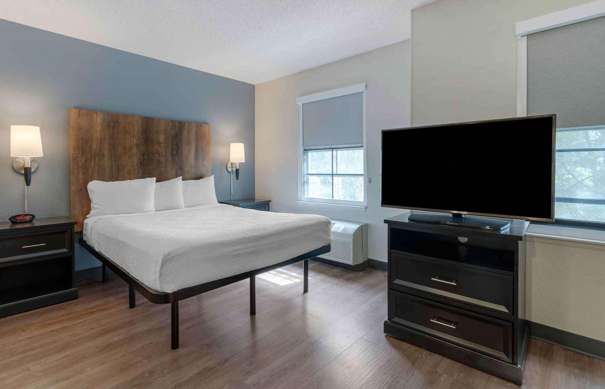 Hotel Extended America - - Newark 2*